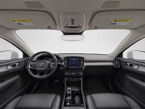 Used 2024 Volvo XC40 B5 Ultimate w/ Climate Package AWD/4WD image 13