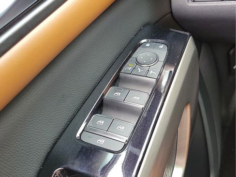 Used 2023 Nissan Pathfinder Platinum AWD/4WD image 13