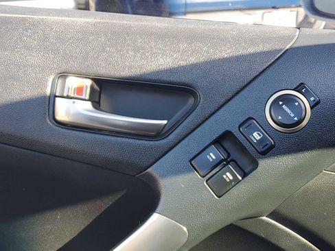 Used 2015 Hyundai Genesis 3.8 image 18