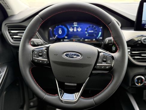 Used 2022 Ford Escape SEL w/ SEL Stealth AWD Package image 22