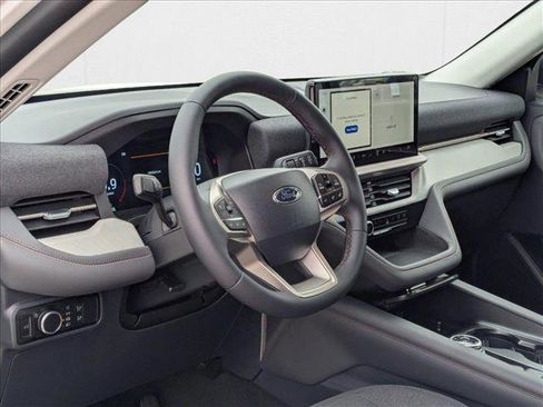 New 2025 Ford Explorer Active image 3