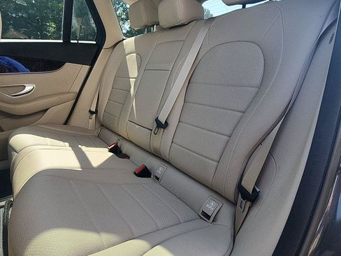 Used 2020 Mercedes-Benz GLC 300 4MATIC image 20