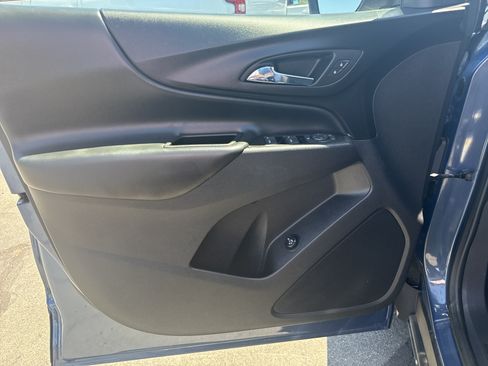 Used 2024 Chevrolet Equinox LT FWD image 11