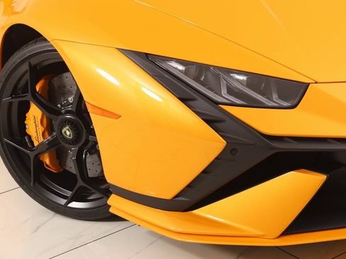Used 2023 Lamborghini Huracan Tecnica image 21