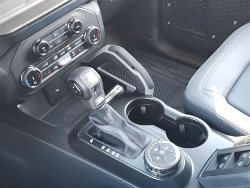 Used 2022 Ford Bronco Outer Banks image 19