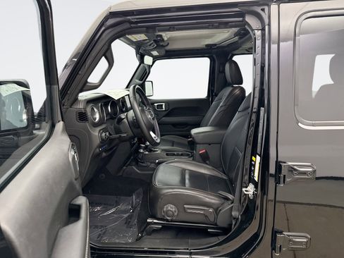 Used 2021 Jeep Wrangler Unlimited Sahara image 10