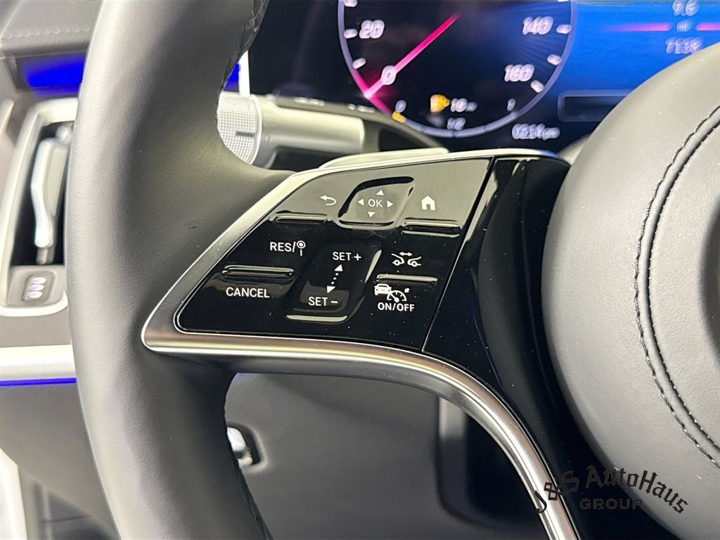 Used 2025 Mercedes-Benz S 580 4MATIC Sedan w/ AMG Line Package image 13