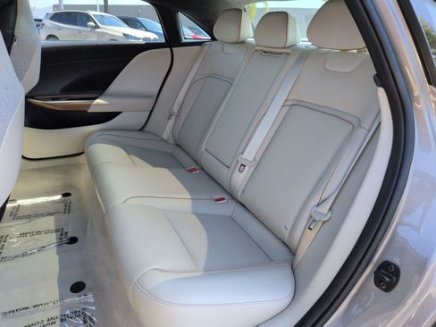 Used 2023 Lucid Air Touring AWD/4WD image 31