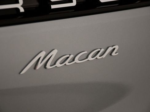 Certified 2026 Porsche Macan AWD/4WD image 10