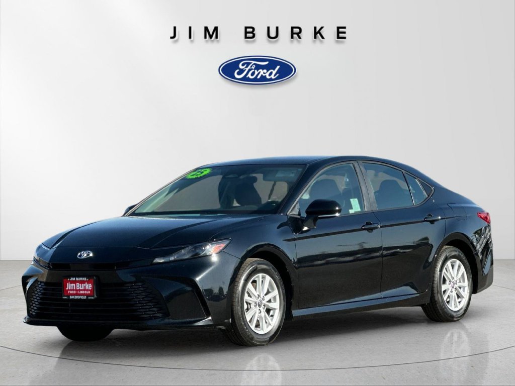 Used 2025 Toyota Camry LE FWD image 1