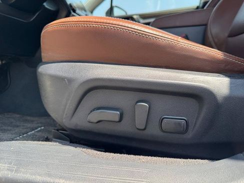 Used 2019 Subaru Outback 2.5i Touring AWD/4WD image 18