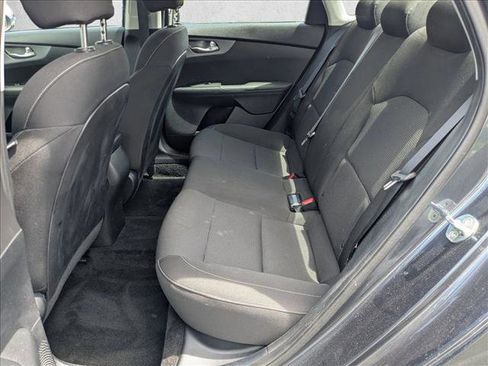 Used 2020 Kia Forte LXS FWD image 17