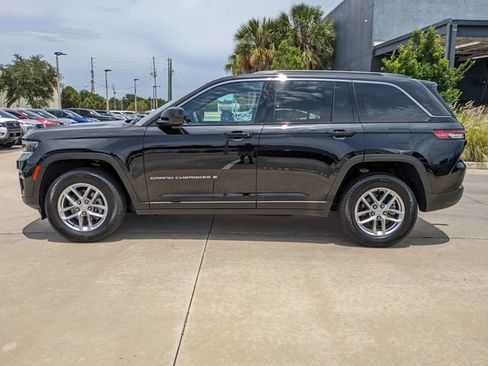 Used 2024 Jeep Grand Cherokee Laredo X w/ Luxury Tech Group I AWD/4WD image 9