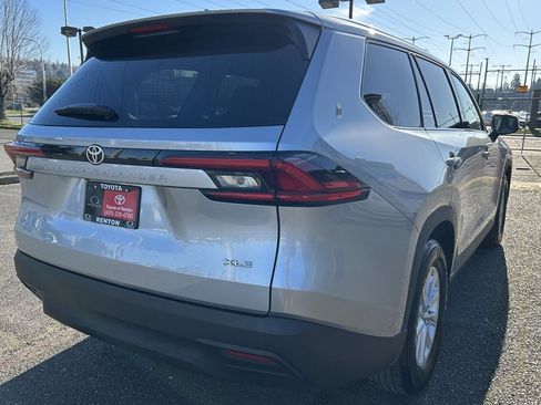 Certified 2025 Toyota Grand Highlander XLE image 5
