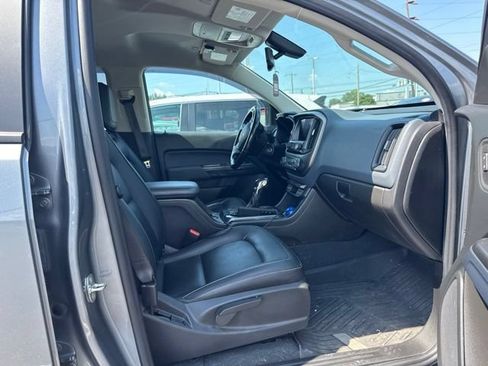 Used 2022 Chevrolet Colorado Z71 AWD/4WD image 12