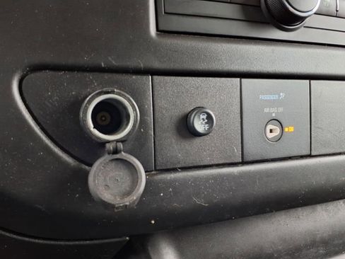 Used 2016 Chevrolet Express 2500 Extended image 20