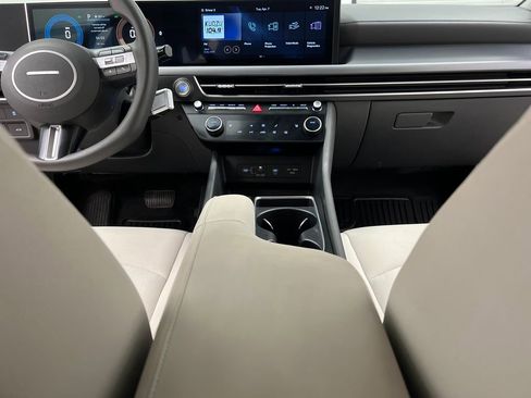 Used 2025 Hyundai Sonata SEL FWD image 35
