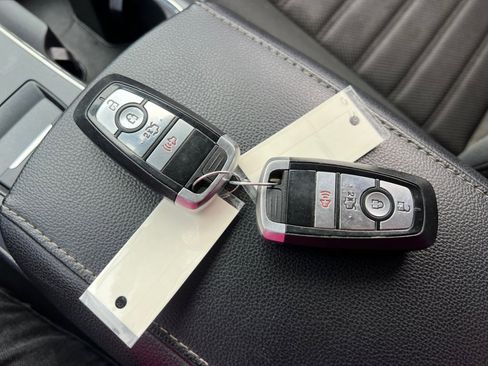 Used 2019 Ford Fusion SE image 35