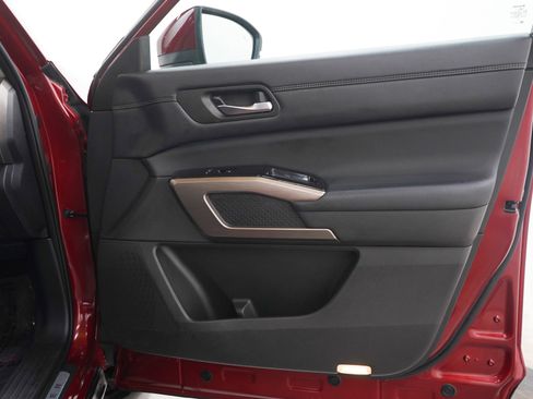Used 2022 Nissan Pathfinder Platinum w/ Cargo Package AWD/4WD image 9