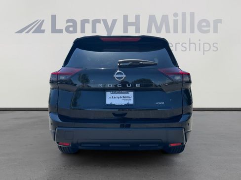 Used 2025 Nissan Rogue SV AWD/4WD image 4