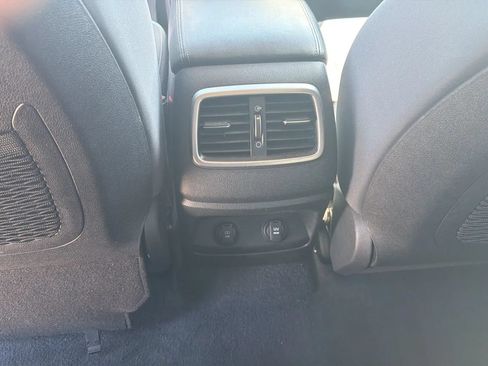 Used 2020 Kia Sorento FWD V6 image 24