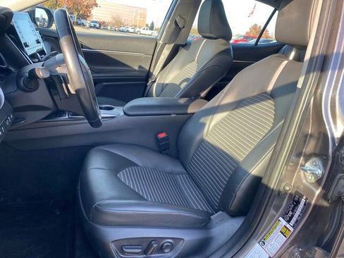 Used 2023 Toyota Camry SE FWD image 13