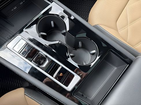 Used 2025 Volkswagen Atlas Cross Sport SE w/ Panoramic Sunroof Package image 19