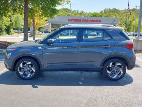 Used 2025 Hyundai Venue SEL FWD image 6
