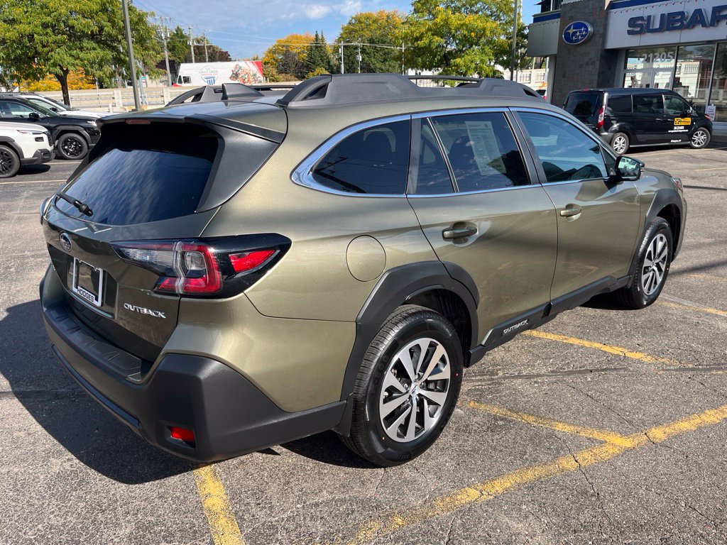 Certified 2025 Subaru Outback Premium w/ Popular Package #1A AWD/4WD image 3