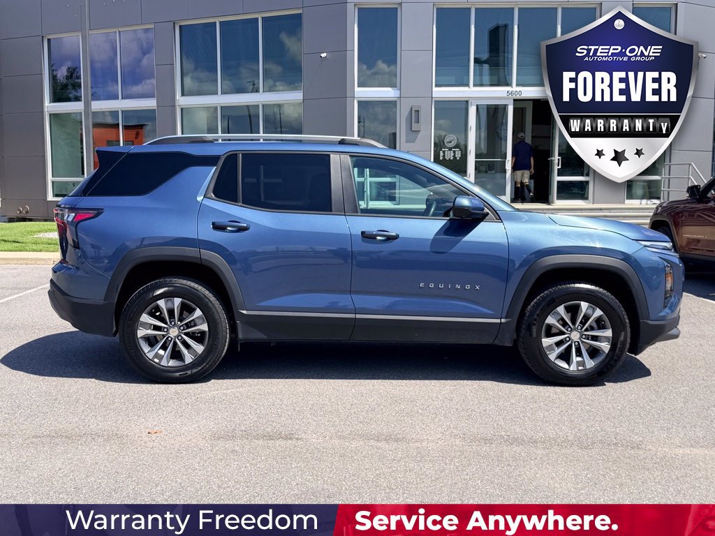 Used 2025 Chevrolet Equinox LT w/ Convenience Package II FWD image 8