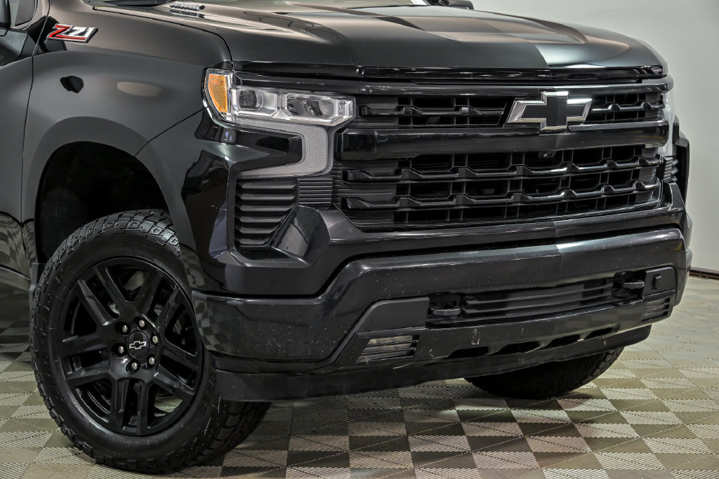 Used 2022 Chevrolet Silverado 1500 RST w/ Convenience Package II AWD/4WD image 2