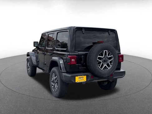 Used 2025 Jeep Wrangler Unlimited Sahara AWD/4WD image 11