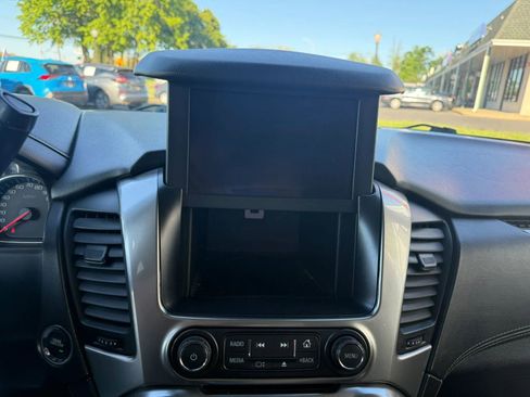 Used 2017 Chevrolet Suburban Premier AWD/4WD image 33
