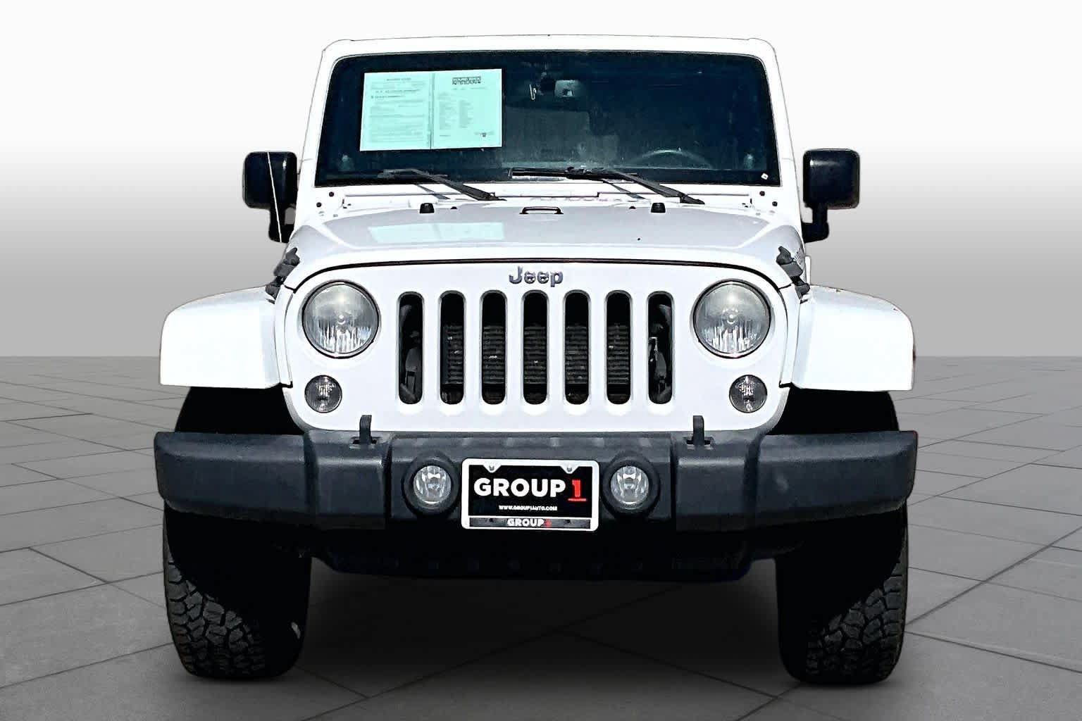 Used 2014 Jeep Wrangler Unlimited Rubicon w/ Connectivity Group AWD/4WD image 4