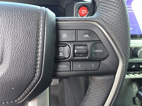 Used 2025 Toyota Tacoma TRD Off-Road image 30