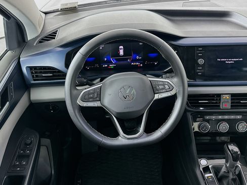 Used 2023 Volkswagen Taos SE FWD image 17