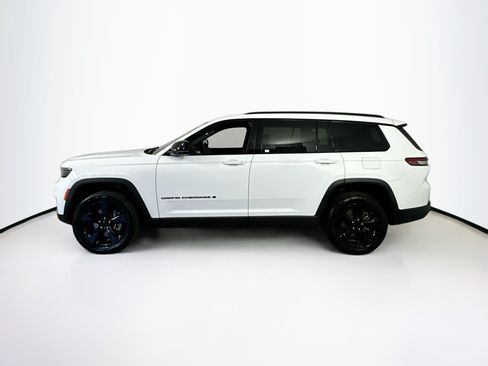 Used 2023 Jeep Grand Cherokee L Laredo AWD/4WD image 8