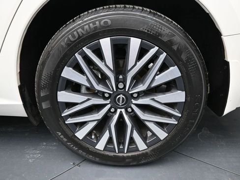 Used 2024 Nissan Altima 2.5 SV w/ SV Premium Package AWD/4WD image 9