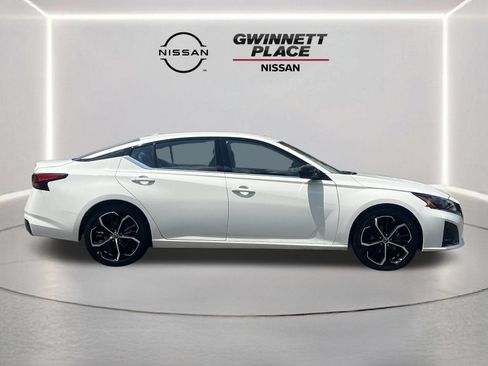 Certified 2024 Nissan Altima 2.5 SR FWD image 26
