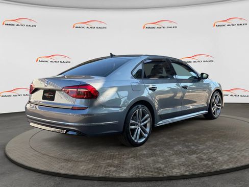 Used 2018 Volkswagen Passat 2.0T R-Line FWD image 10