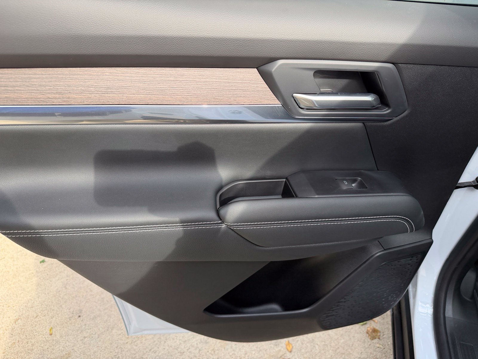 New 2027 GMC Terrain Denali w/ LPO, Floor Liner Package AWD/4WD image 25
