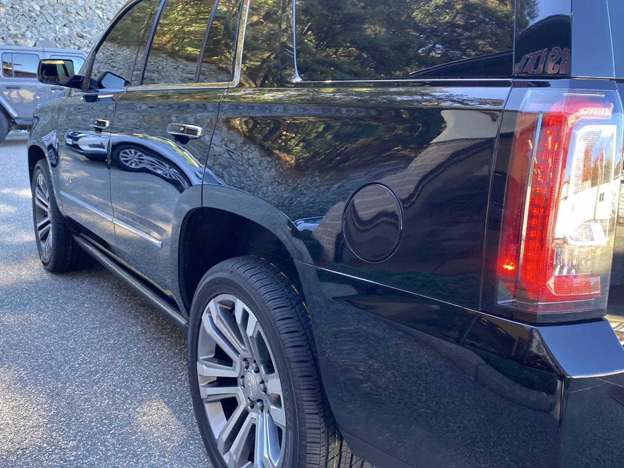 Used 2020 GMC Yukon Denali w/ Denali Premium Package AWD/4WD image 43