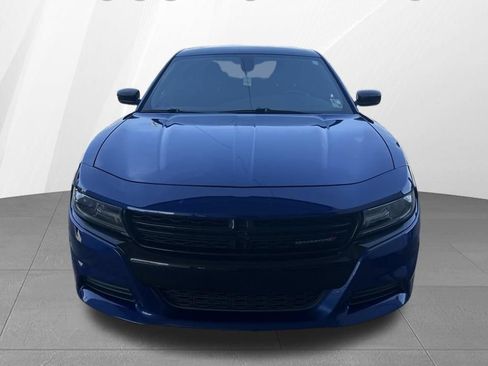 Used 2020 Dodge Charger SXT w/ Blacktop Package RWD image 2