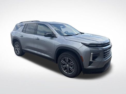 Used 2026 Chevrolet Traverse LT AWD/4WD image 4