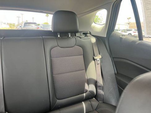 Used 2025 Chevrolet Trax LT FWD image 37