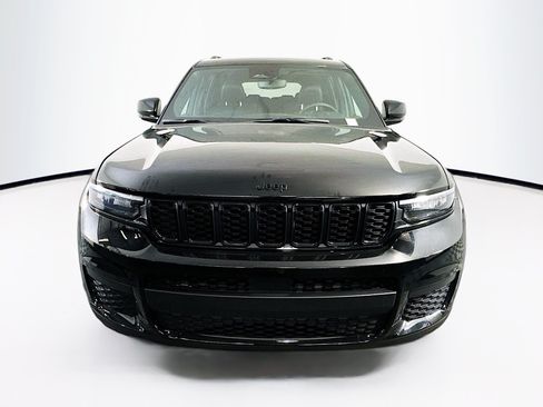 Used 2024 Jeep Grand Cherokee L Laredo AWD/4WD image 2