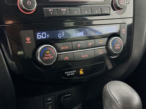 Used 2015 Nissan Rogue SV AWD/4WD image 22
