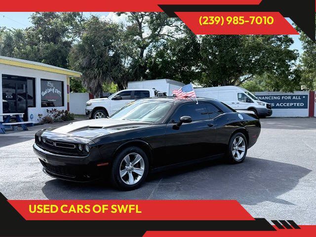Used 2018 Dodge Challenger SXT RWD image 1