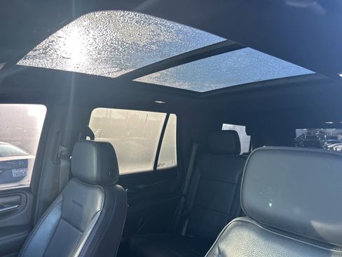 Used 2021 GMC Yukon Denali w/ LPO, Illumination Package image 26