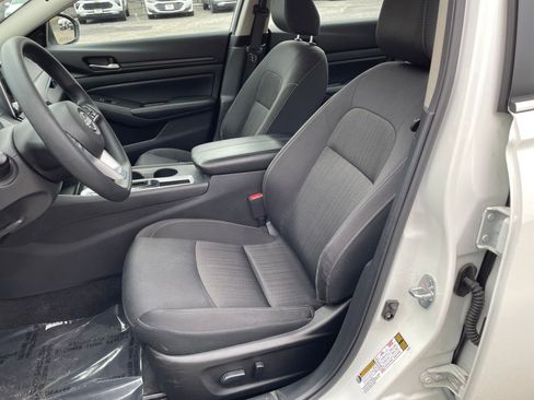 Used 2025 Nissan Altima 2.5 SV image 25